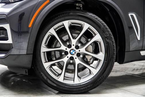 Dark Graphite Metallic 2023 BMW X5 xDrive40i