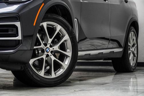 Dark Graphite Metallic 2023 BMW X5 xDrive40i