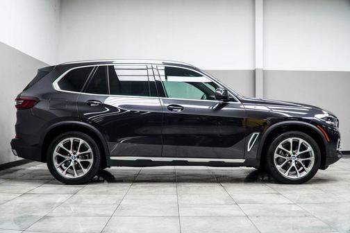 Dark Graphite Metallic 2023 BMW X5 xDrive40i