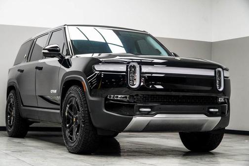 2024 Rivian R1S Adventure