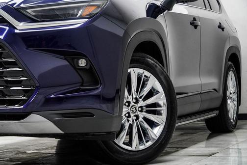 Midnight Black Metallic 2025 Toyota Grand Highlander Platinum