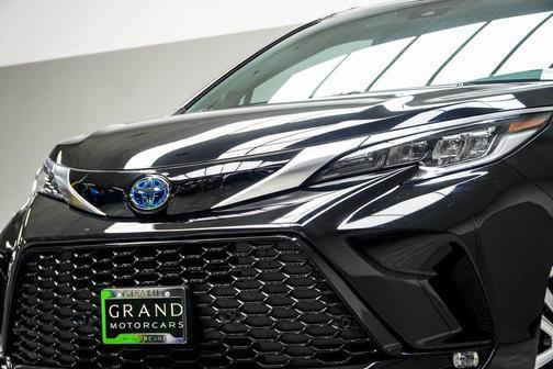 2023 Toyota Sienna XSE 7 Passenger
