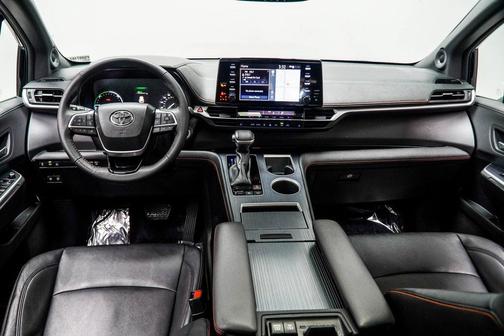 2023 Toyota Sienna XSE 7 Passenger