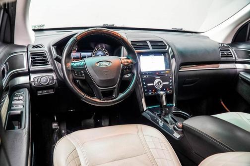 2017 Ford Explorer Platinum