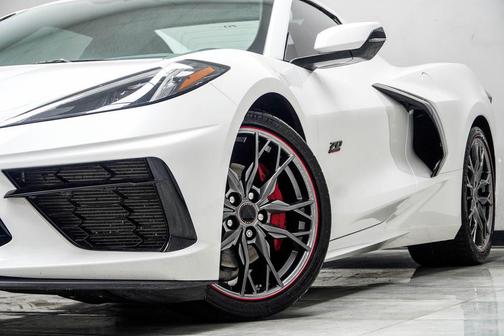 White Pearl Metallic Tricoat 2023 Chevrolet Corvette Stingray w/3LT