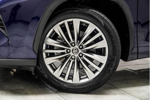 2022 Toyota Highlander Platinum