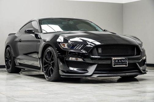 2017 Ford Shelby GT350 Base
