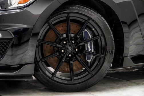 2017 Ford Shelby GT350 Base