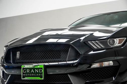 2017 Ford Shelby GT350 Base