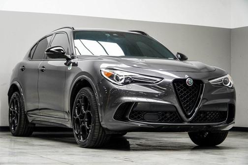2022 Alfa Romeo Stelvio Quadrifoglio