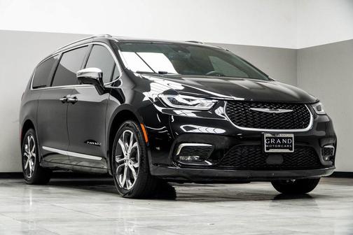 2022 Chrysler Pacifica L