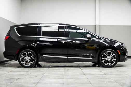 2022 Chrysler Pacifica L