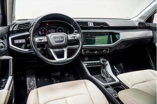 2023 Audi Q3 S line Premium