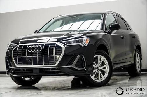 2023 Audi Q3 S line Premium