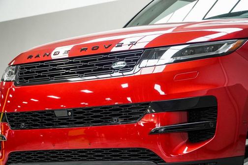 2025 Land Rover Range Rover Sport SE