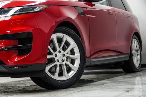 2025 Land Rover Range Rover Sport SE