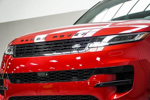 2025 Land Rover Range Rover Sport SE