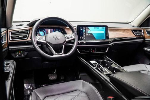 2024 Volkswagen Atlas 2.0T SE w/Technology 4MOTION