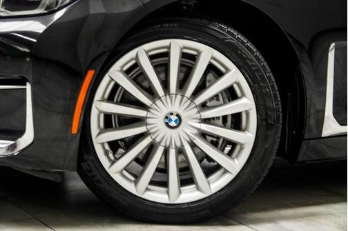 2022 BMW 740 i xDrive