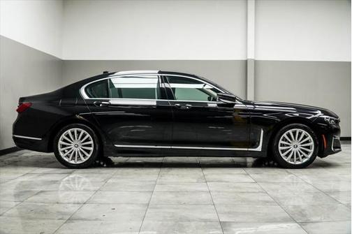 2022 BMW 740 i xDrive