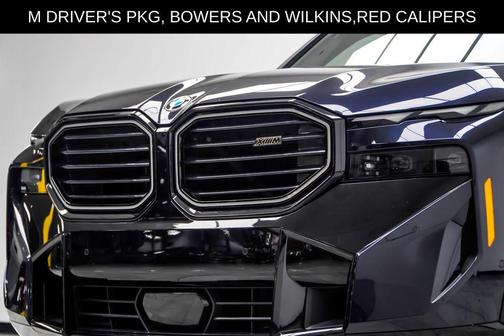 Carbon Black Metallic 2023 BMW XM Base