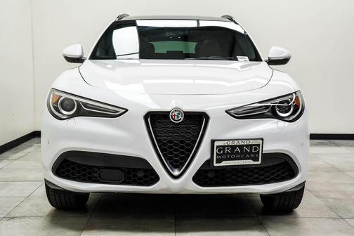 Alfa White 2022 Alfa Romeo Stelvio Ti