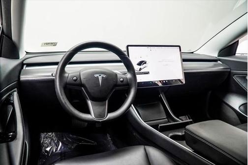 2020 Tesla Model 3 Standard Range