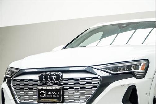 2024 Audi Q8 e-tron Premium Plus