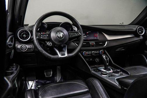 2023 Alfa Romeo Giulia Veloce RWD