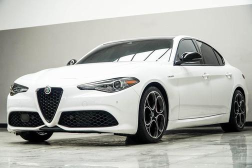 2023 Alfa Romeo Giulia Veloce RWD