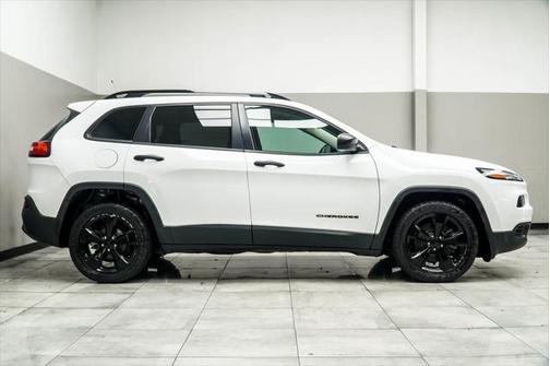 2017 Jeep Cherokee Sport