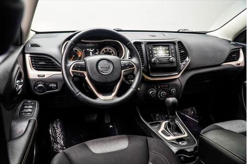 2017 Jeep Cherokee Sport