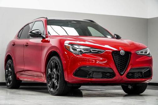 2025 Alfa Romeo Stelvio Ti