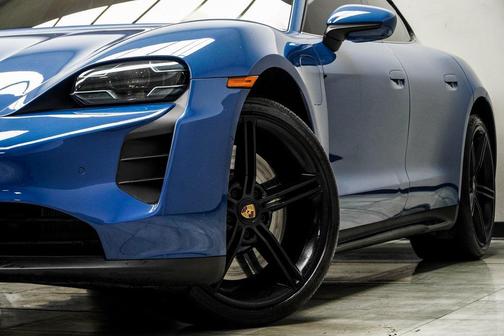 2022 Porsche Taycan GTS