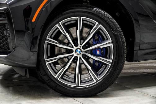 2022 BMW X6 M50i