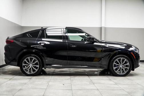 2022 BMW X6 M50i