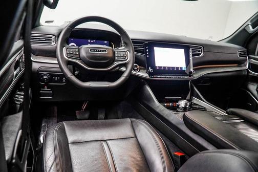 2024 Jeep Wagoneer L Series II 4x2