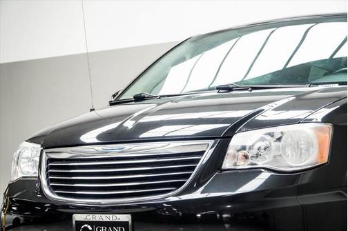2015 Chrysler Town & Country Touring