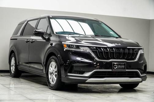2024 Kia Carnival LX