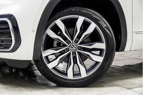 2022 Volkswagen Atlas Cross Sport 3.6L V6 SEL Premium R-Line