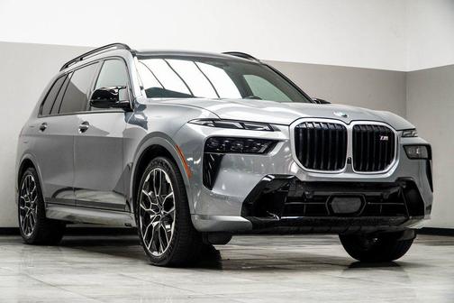 2023 BMW X7 M60i