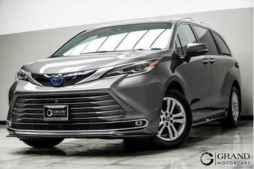 2022 Toyota Sienna Platinum 7 Passenger