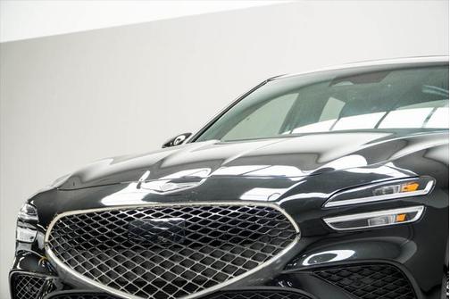 2024 Genesis G70 2.5T RWD
