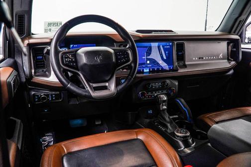 Oxford White 2023 Ford Bronco Outer Banks