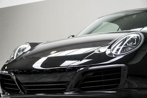 2018 Porsche 911 Carrera