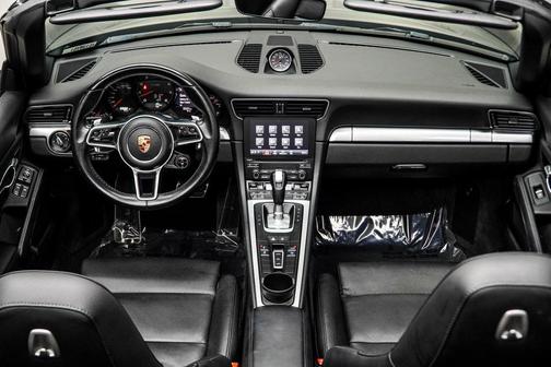 2018 Porsche 911 Carrera