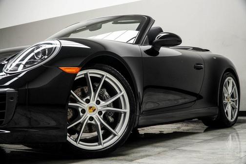 2018 Porsche 911 Carrera