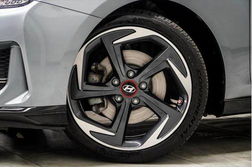 2020 Hyundai Veloster Base