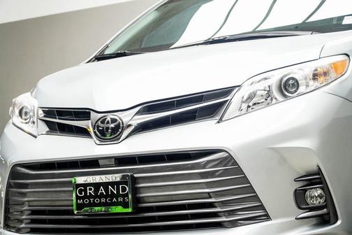 2019 Toyota Sienna XLE