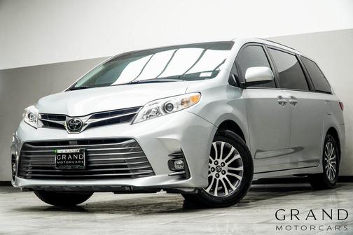 2019 Toyota Sienna XLE